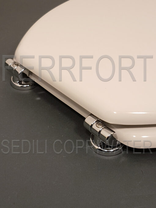 UNIVERSAL WHITE TOILET SEAT